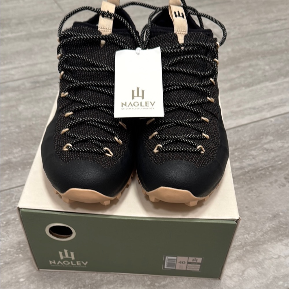 Black/Brown Italian Hiking Shoes with Rugged Design